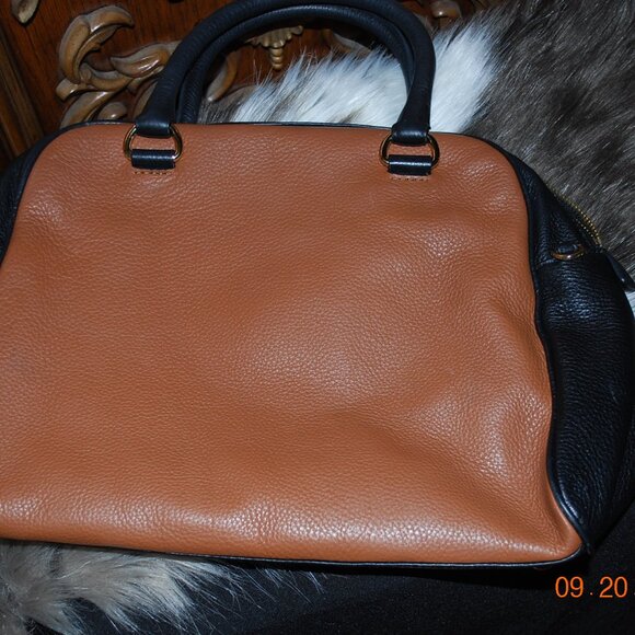 Michael Kors Black & Tan bag - Picture 7 of 9